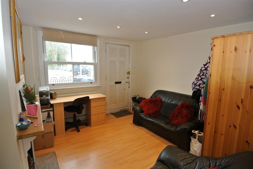 Property photo 2 of 18 Lounge 1.Jpg