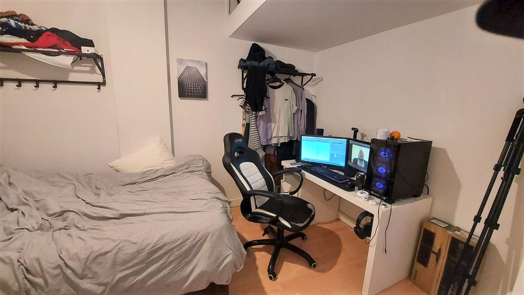 Property photo 1 of 3