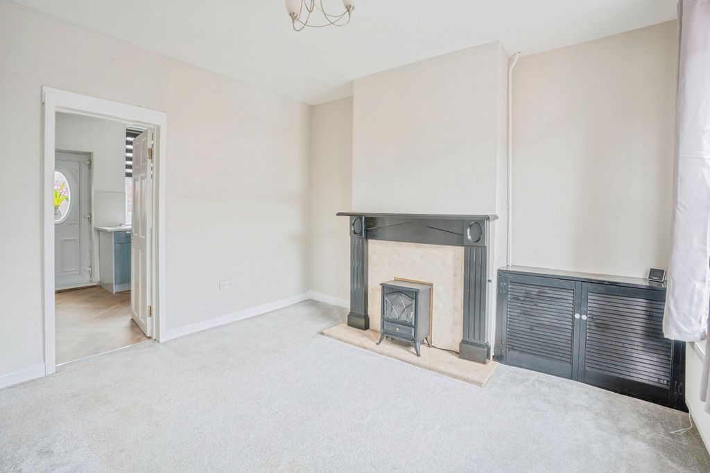Property photo 3 of 28 Pbox-Img.Jpg