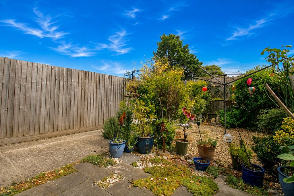 Property photo 2 of 16 Picture No. 03