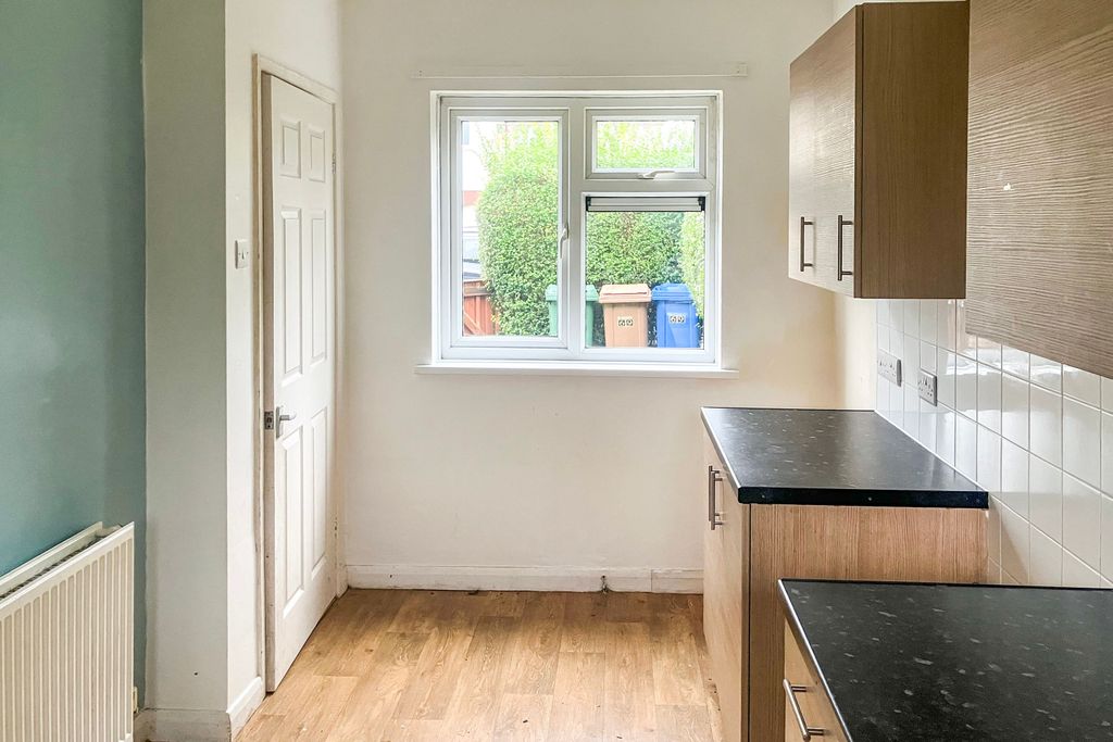 Property photo 3 of 19 69 Kingsway, Goole, East Yorkshire, Dn14 5He