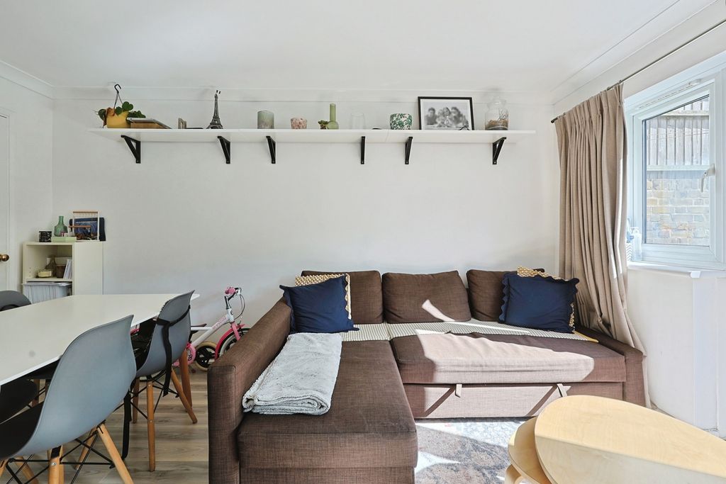 Property photo 2 of 16 Pbox-Img.Jpg
