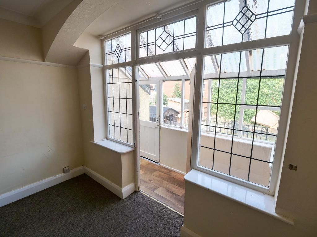 Property photo 3 of 11 Lean-To