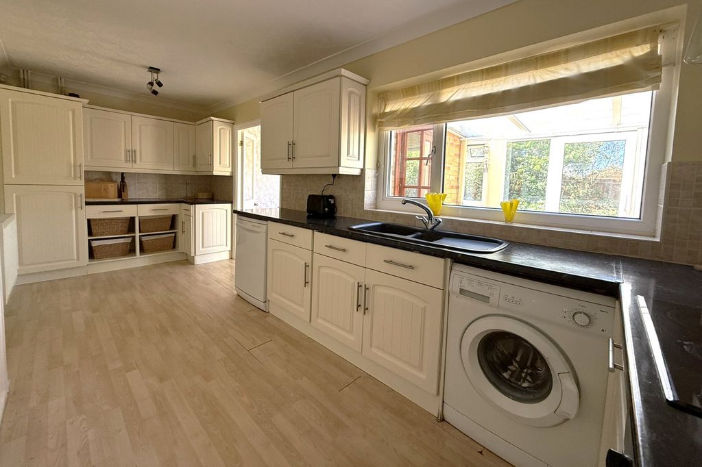 Property photo 3 of 17 Gallery