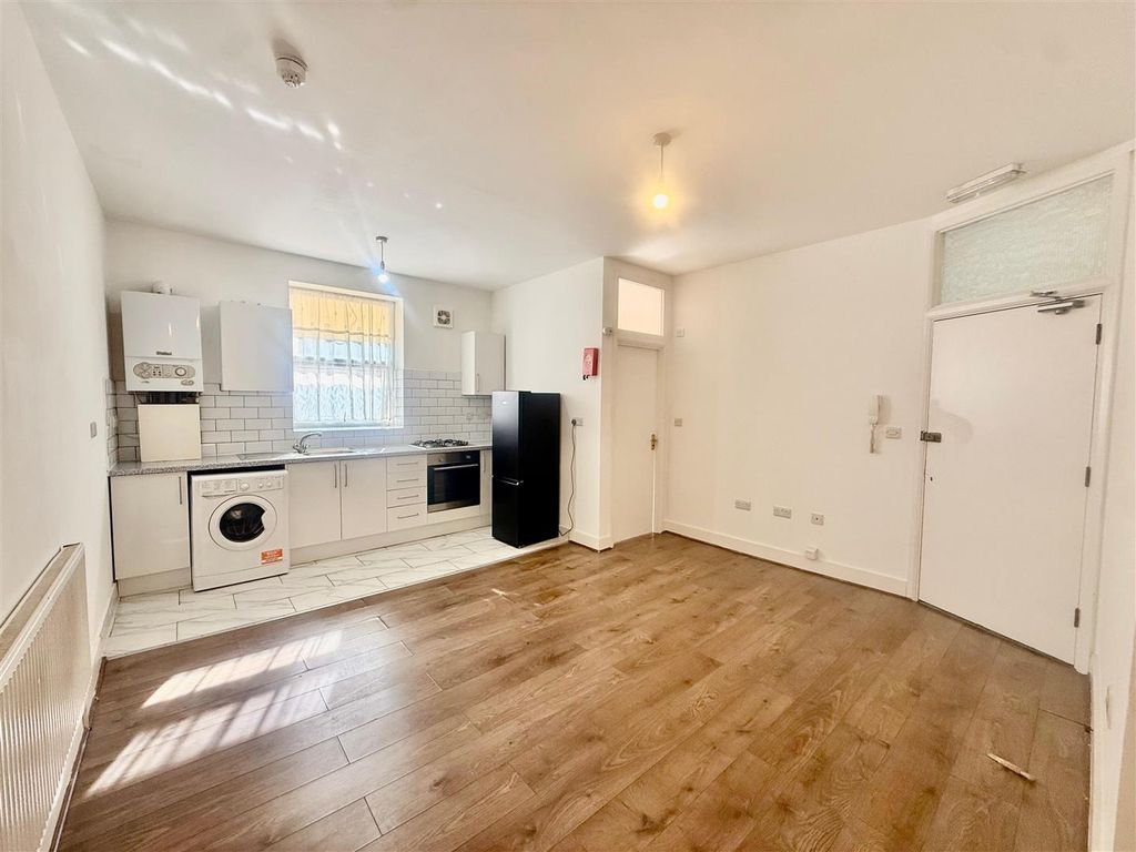 Property photo 1 of 5 Kitchen