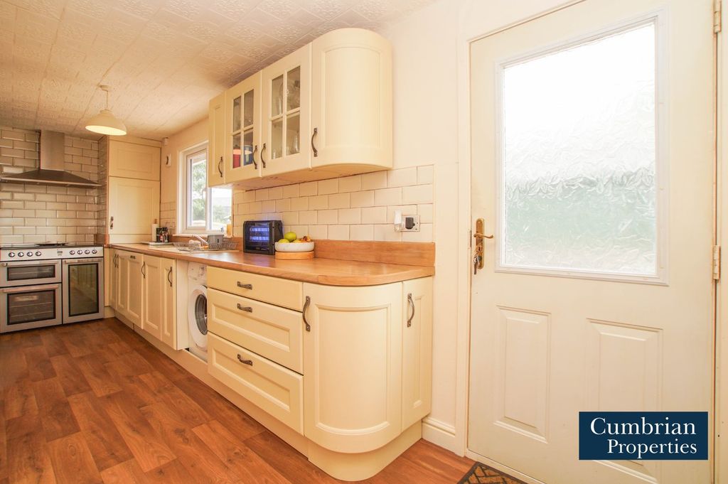 Property photo 2 of 16 Kitchen
