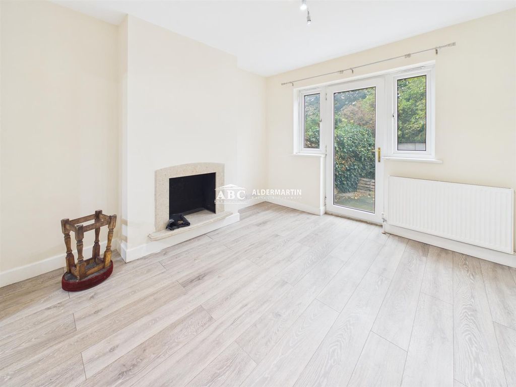 Property photo 3 of 17 Cam03827G0-Pr0181-Still004.Jpg