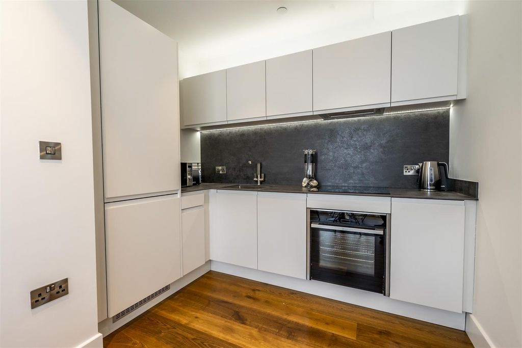 Property photo 3 of 16 Ryedale House 201-15.Jpg