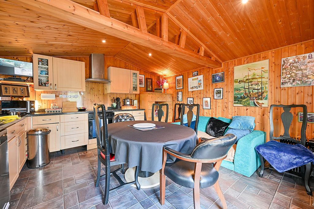 Property photo 3 of 30
