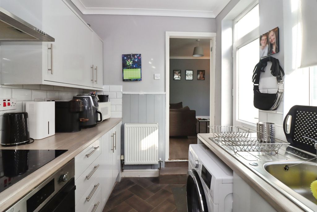 Property photo 3 of 15 Pbox-Img.Jpg