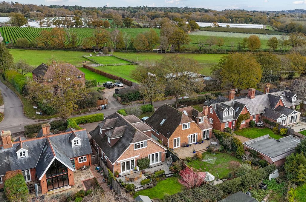 Property photo 2 of 27 1381890-10-691F44...