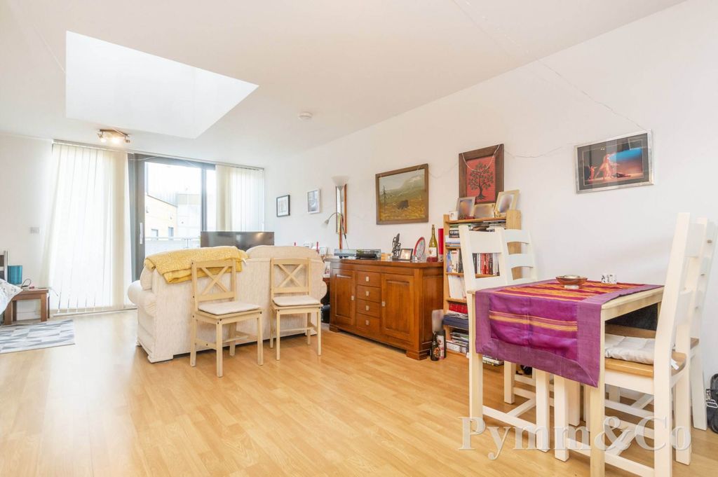 Property photo 3 of 11