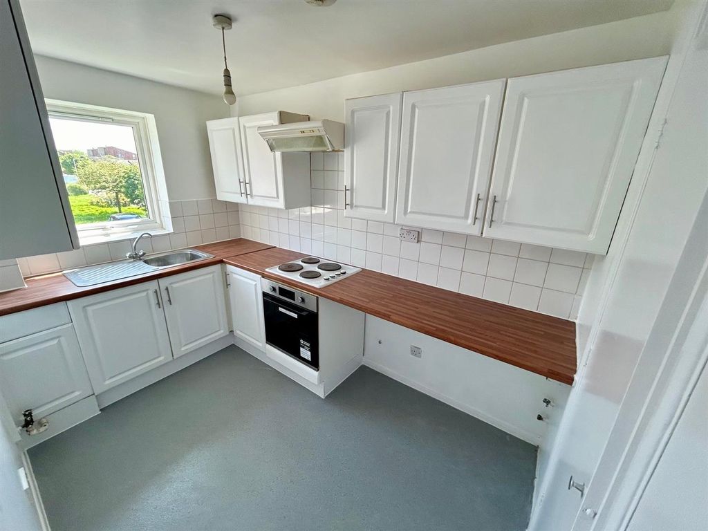 Property photo 2 of 8 Kitchen.Jpg