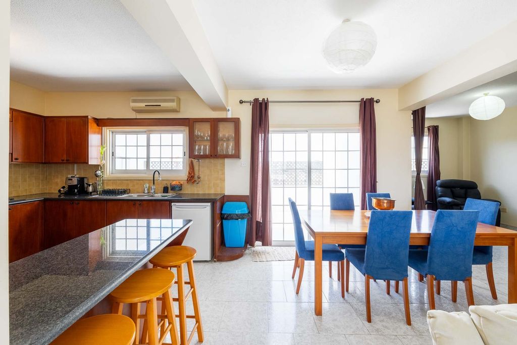 Property photo 3 of 30