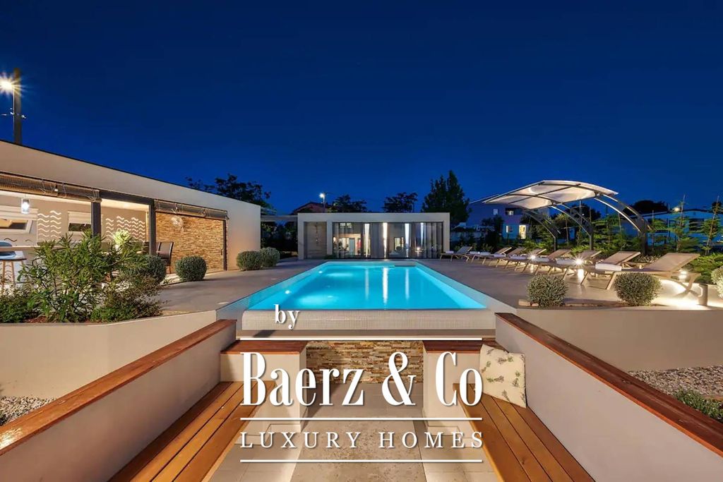 Property photo 1 of 35