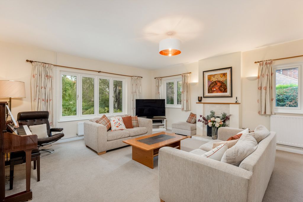 Property photo 3 of 35