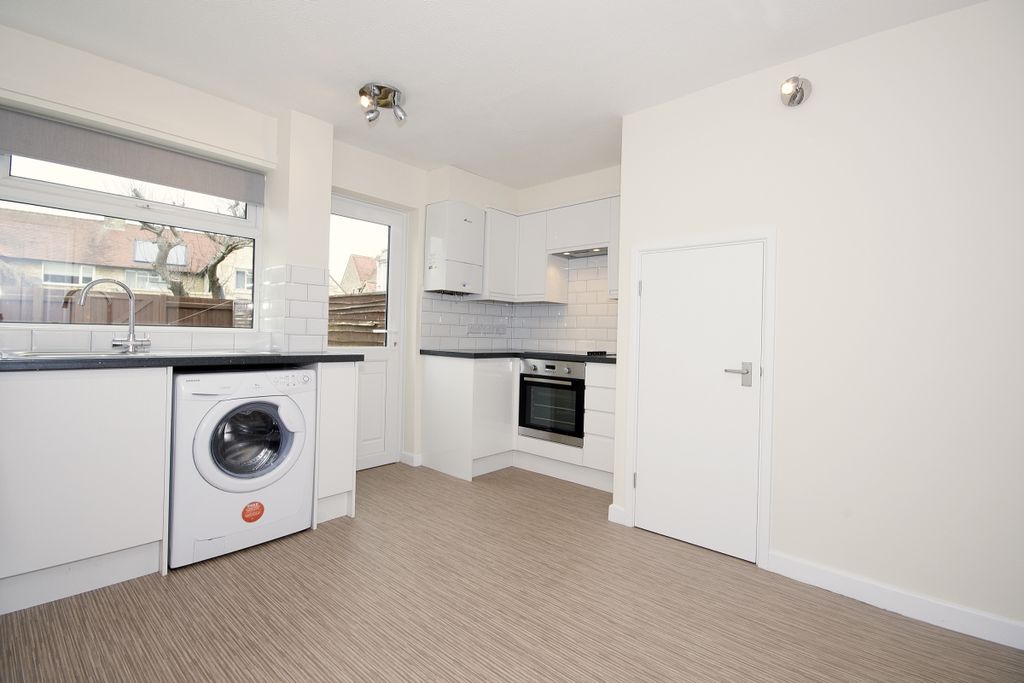Property photo 2 of 9 Image (105)