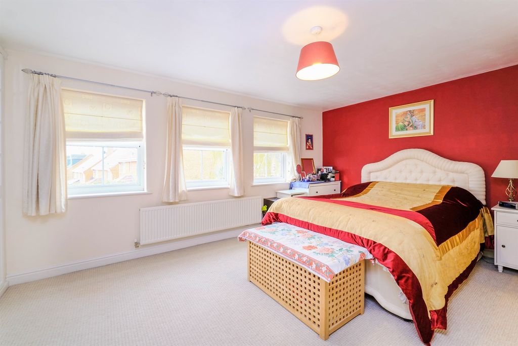 Property photo 3 of 16