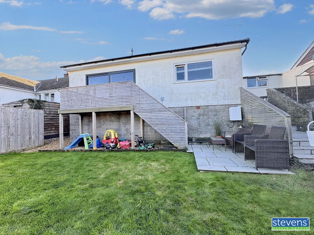 Property photo 1 of 18 1330