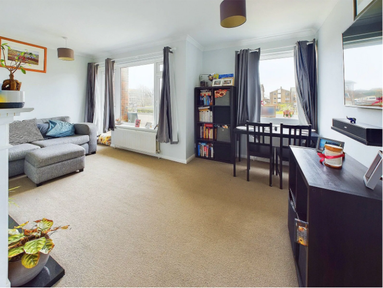 Property photo 3 of 9 2