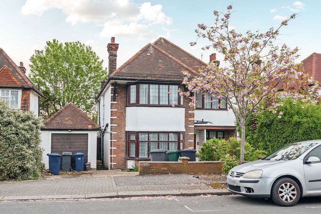 Property photo 1 of 8