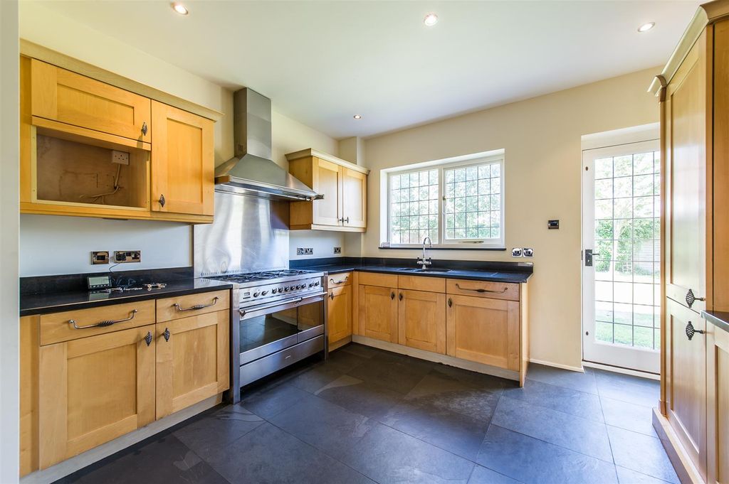 Property photo 3 of 32 219Hadlowroad-06.Jpg