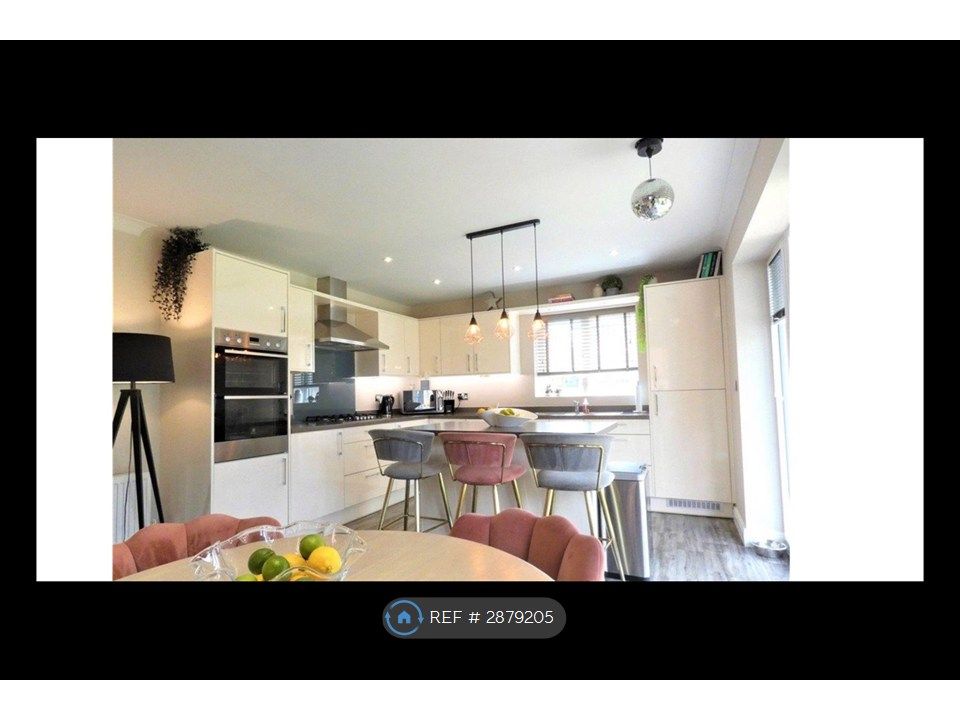 Property photo 3 of 15 Kitchen/Dining