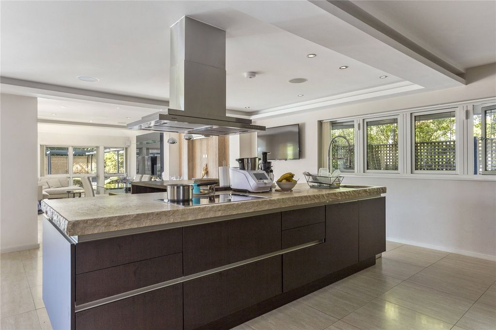 Additional image 4 of 5 bed detached house to rentRappax Road, Hale, Altrincham, Greater Manchester WA15