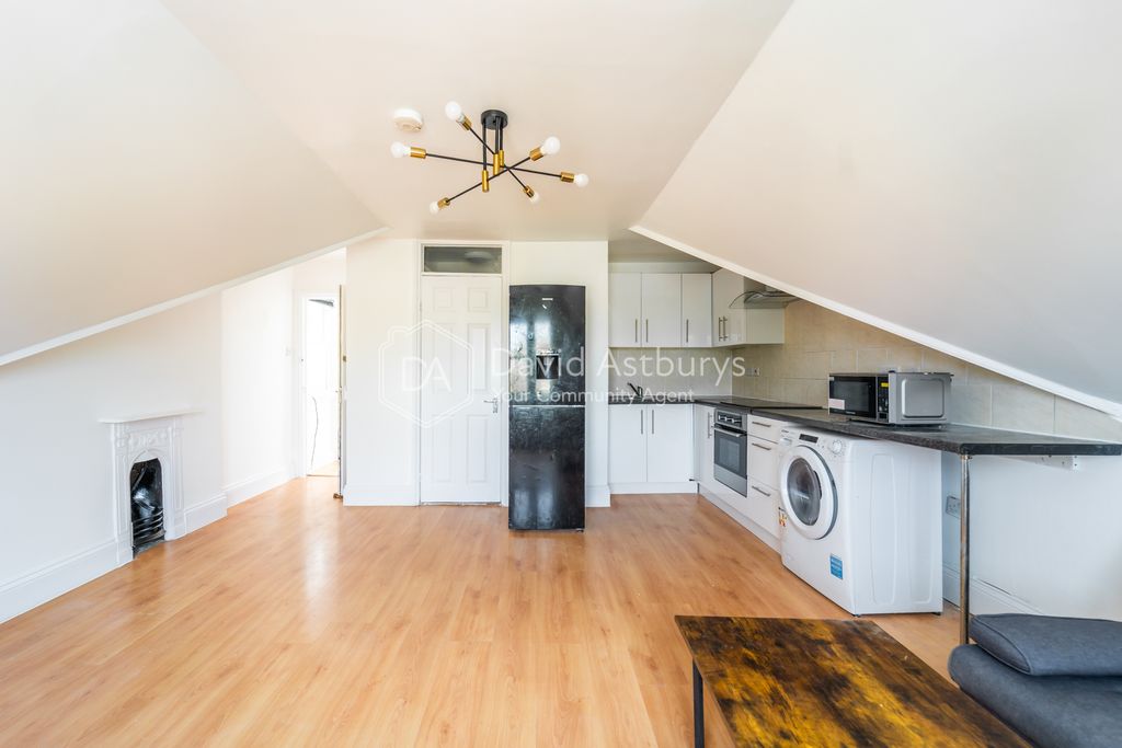 Property photo 2 of 7 Mba09670