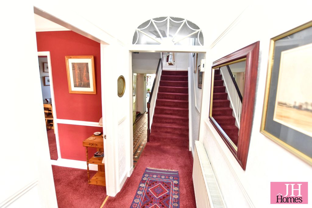 Property photo 2 of 27