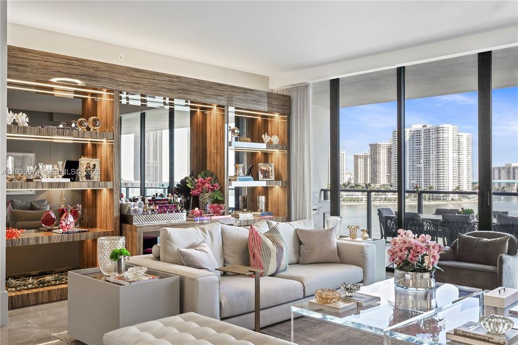 Property photo 3 of 44