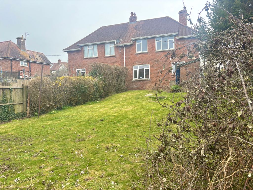 Property photo 3 of 9 Garden