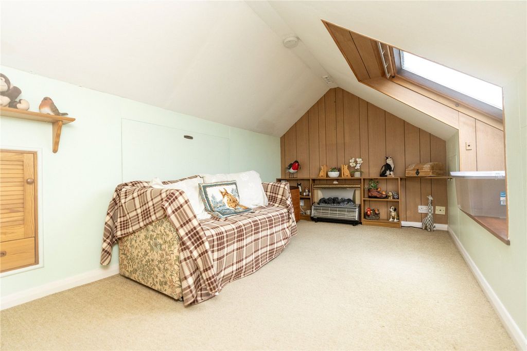 Property photo 3 of 18 Picture No. 06