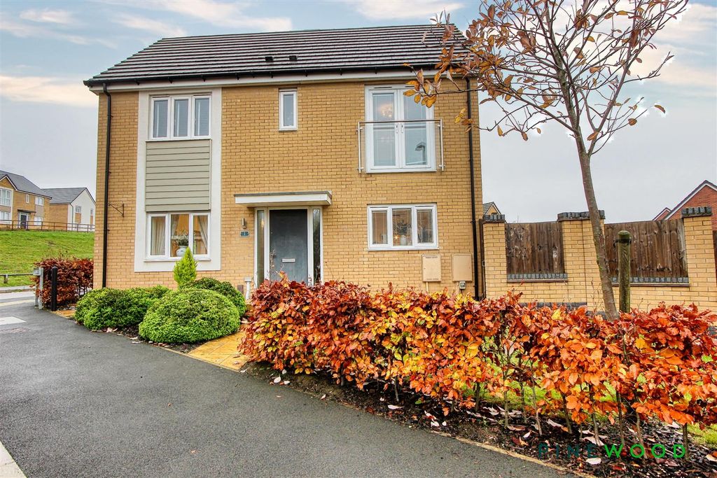 Property photo 1 of 33 Front