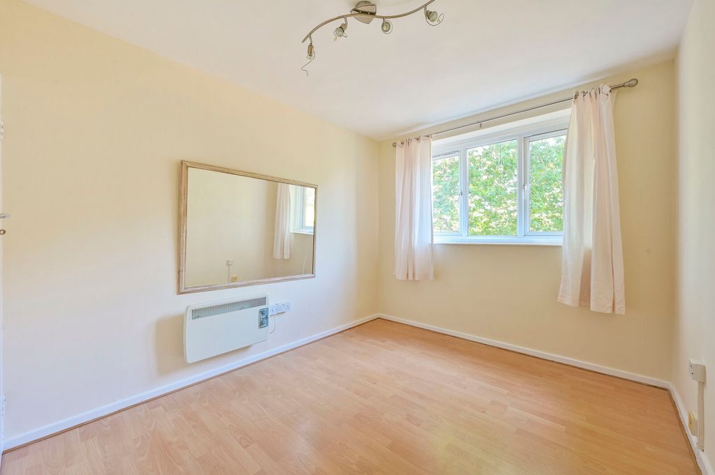 Property photo 2 of 8
