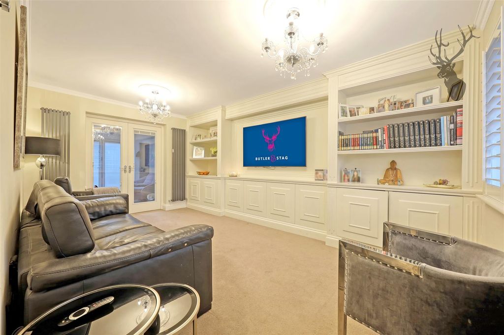 Property photo 3 of 25