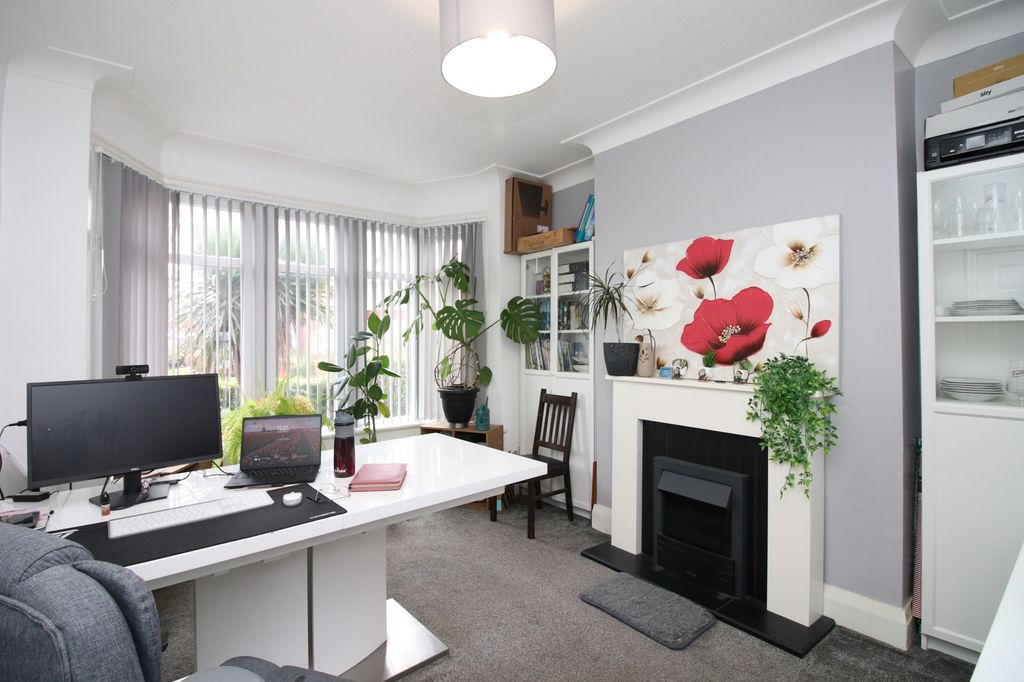 Property photo 3 of 18