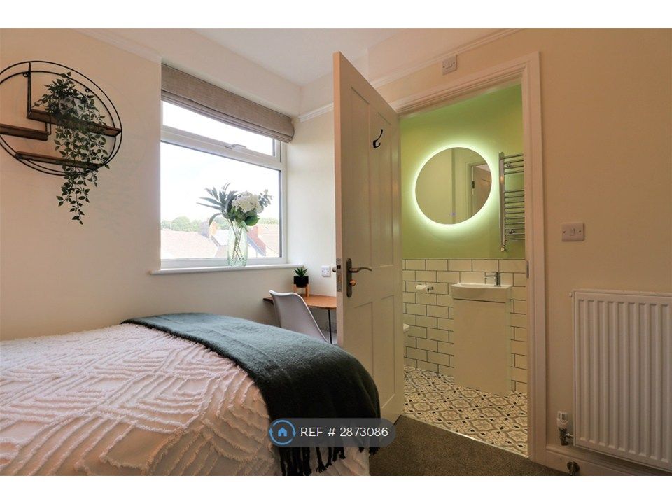 Property photo 3 of 16 Bedroom 1