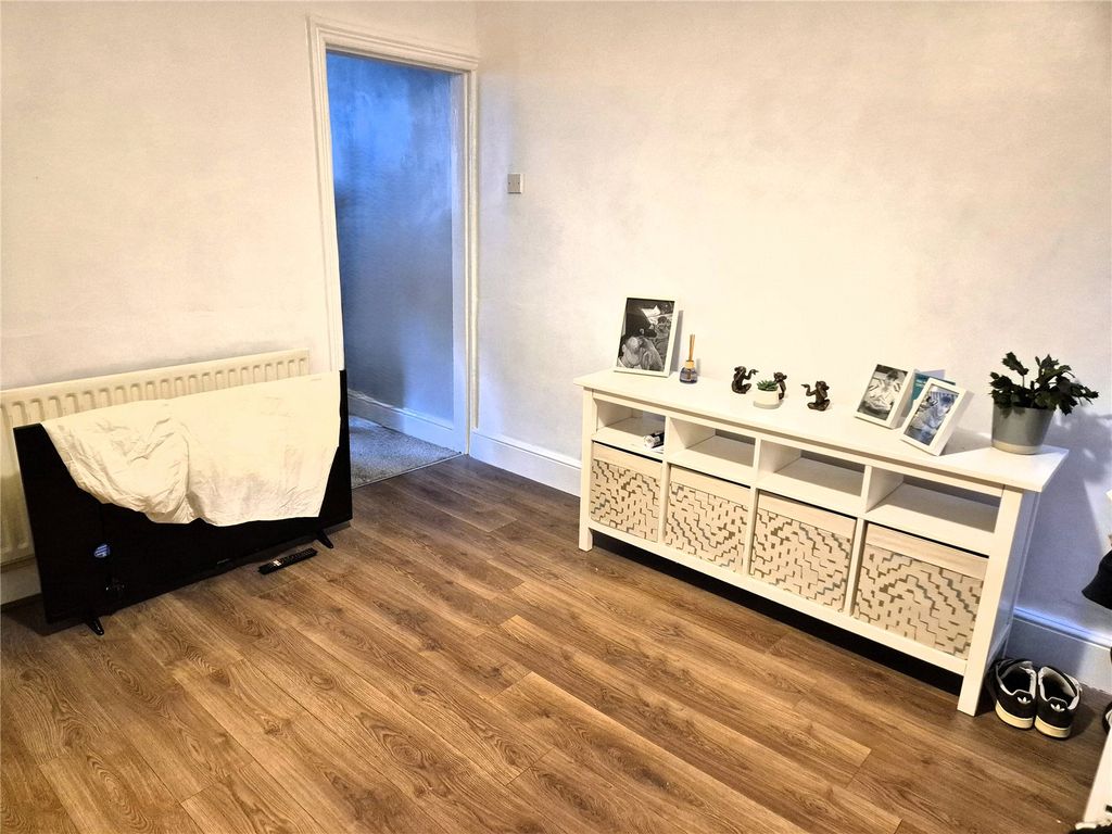 Property photo 3 of 14 Picture No. 08