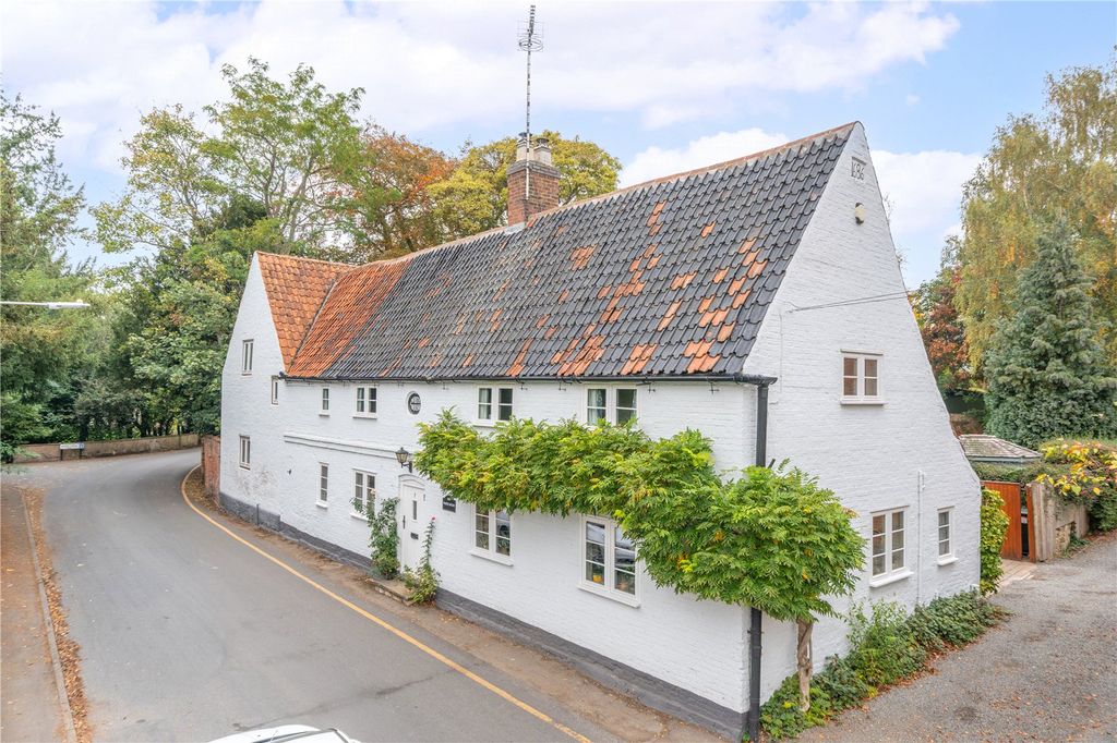 Property photo 2 of 51 Picture No. 04