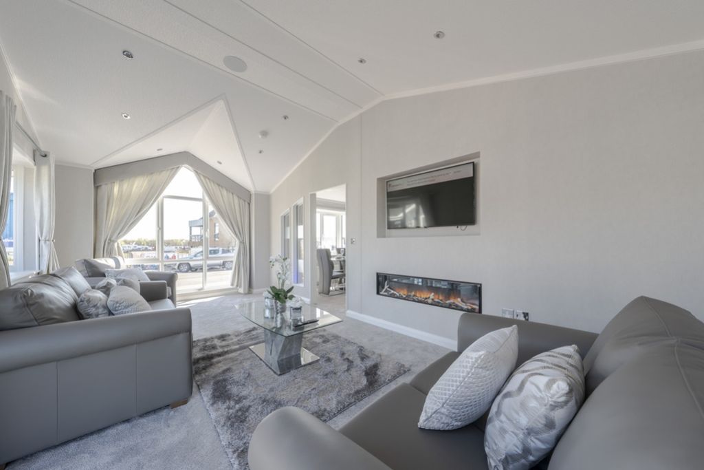 Property photo 1 of 13 Kensignton Lounge-1