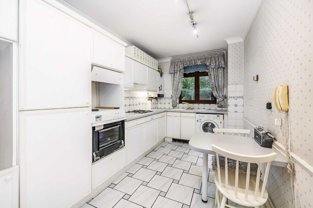 Property photo 3 of 5