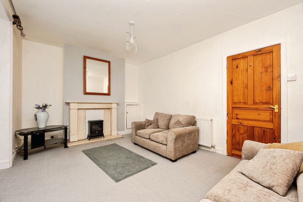 Property photo 2 of 17 Photo