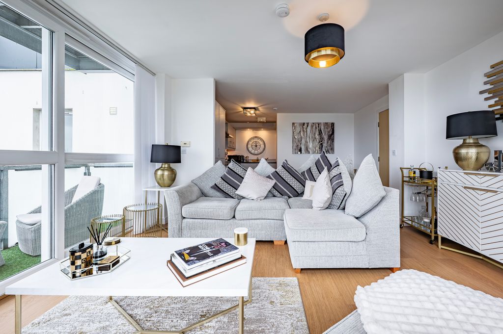 Property photo 3 of 40