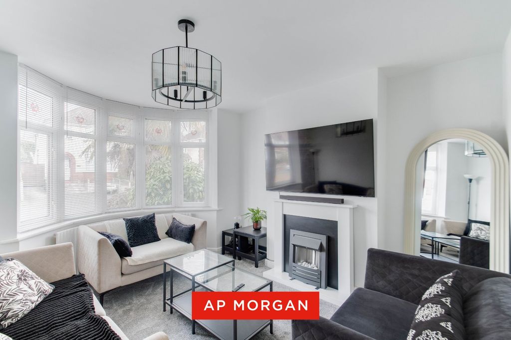 Property photo 3 of 20 Picture No. 06