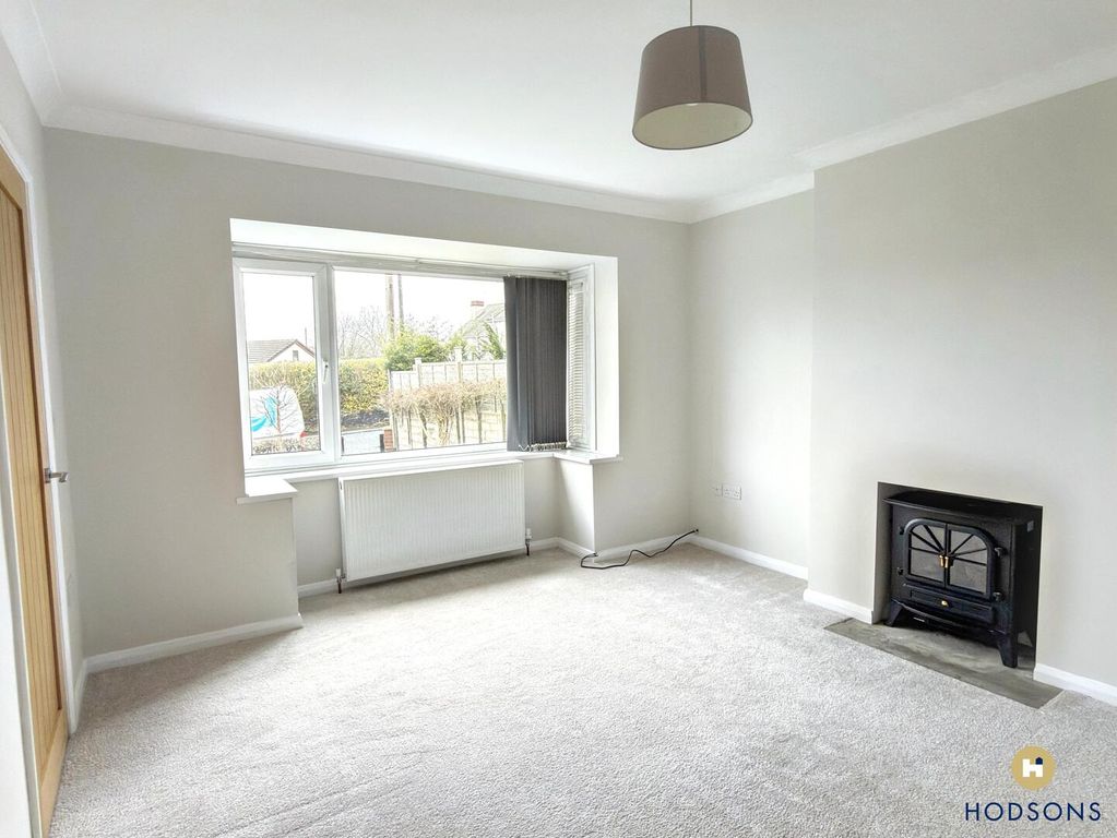 Property photo 2 of 10 Living Room