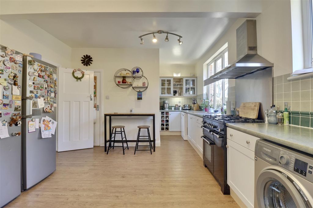 Property photo 3 of 18 099Ae7D5-27Cf-4C7F-Acce-04B0C228C685_1_201_A.Jpeg