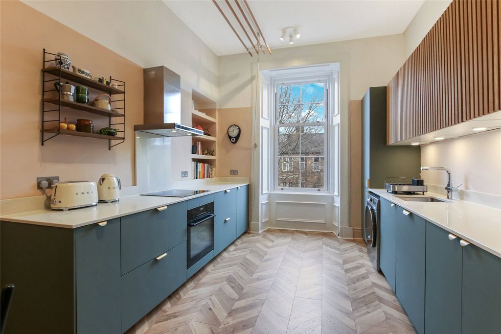 Property photo 2 of 23 Picture No. 12