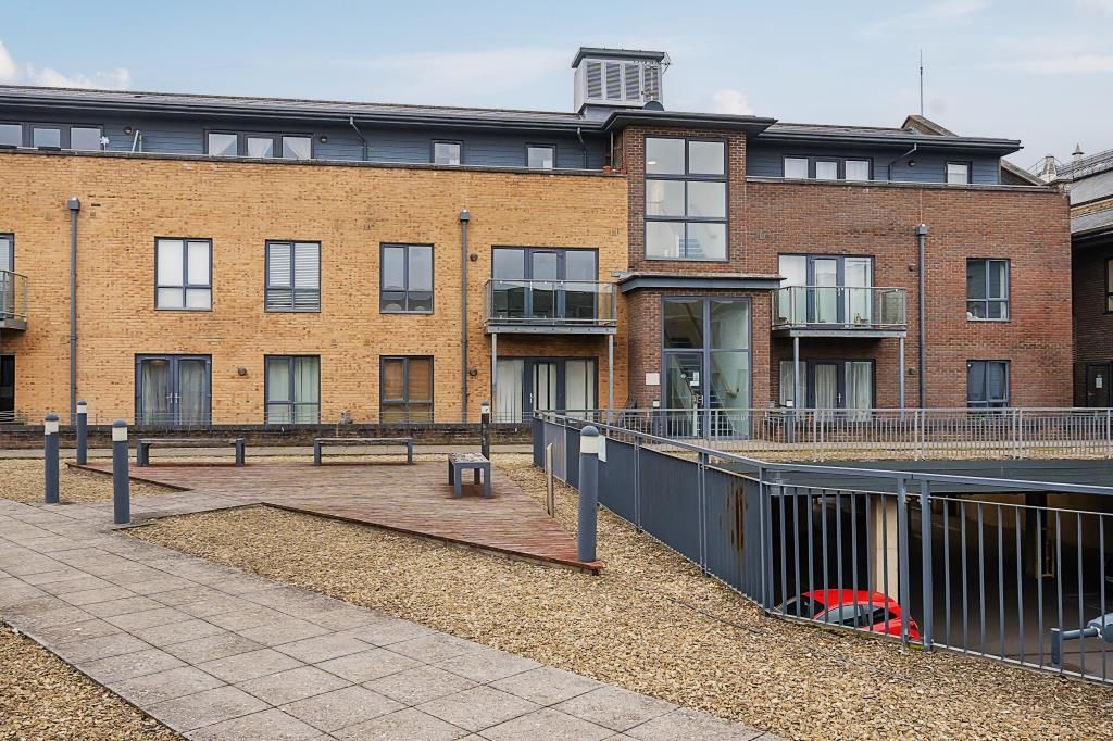 Property photo 1 of 20 Outside View