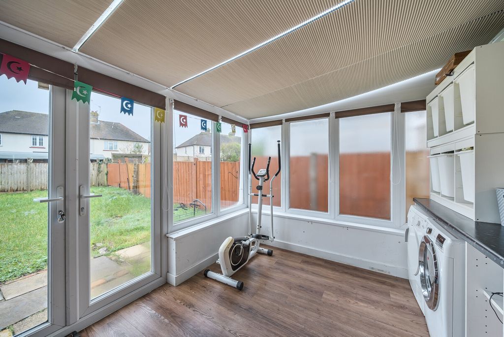 Property photo 3 of 15 1418101-4-6996Faf...